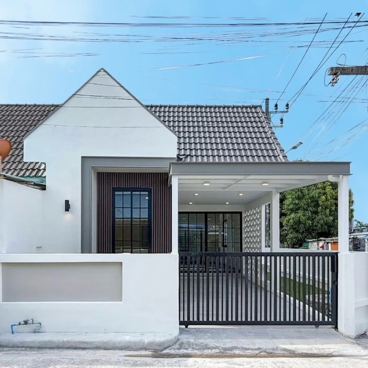 Newly Renovated Corner Townhouse Located in Baan Kian, Thalang Thanathownhome Village - image 2