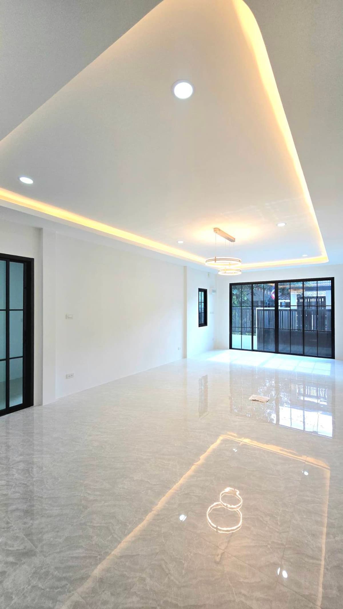 Reservation missed. Newly renovated house. Very beautiful. Just bring your bags and move in. Thinwut Village 3, Khwang Road, Wichit-Chalong - image 7
