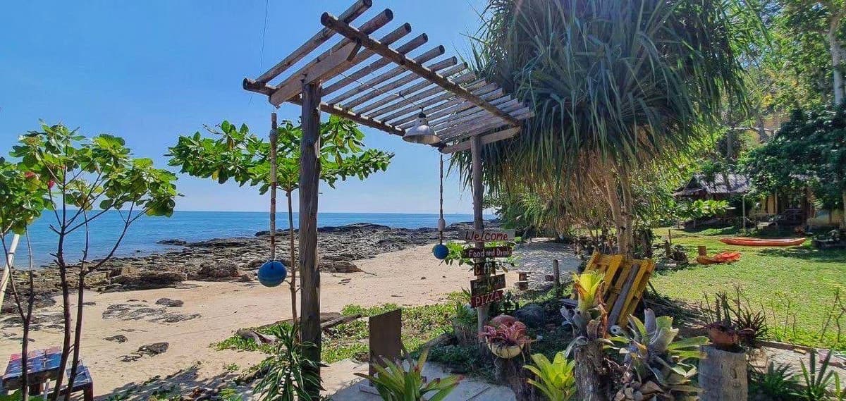 Land for sale, Phuket, Koh Lon, 2 rai 73 square wah.