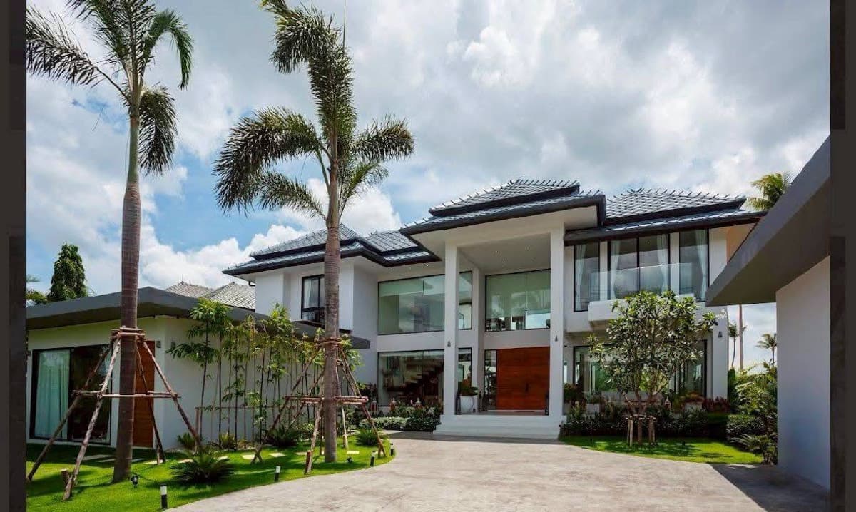 *** Sell Luxury Pool Villa at Phuket Laguna *** Fully furnished (5BR & 5 Bath) 328 Sq.w Golf View 120 Million Bath --- Agent Top