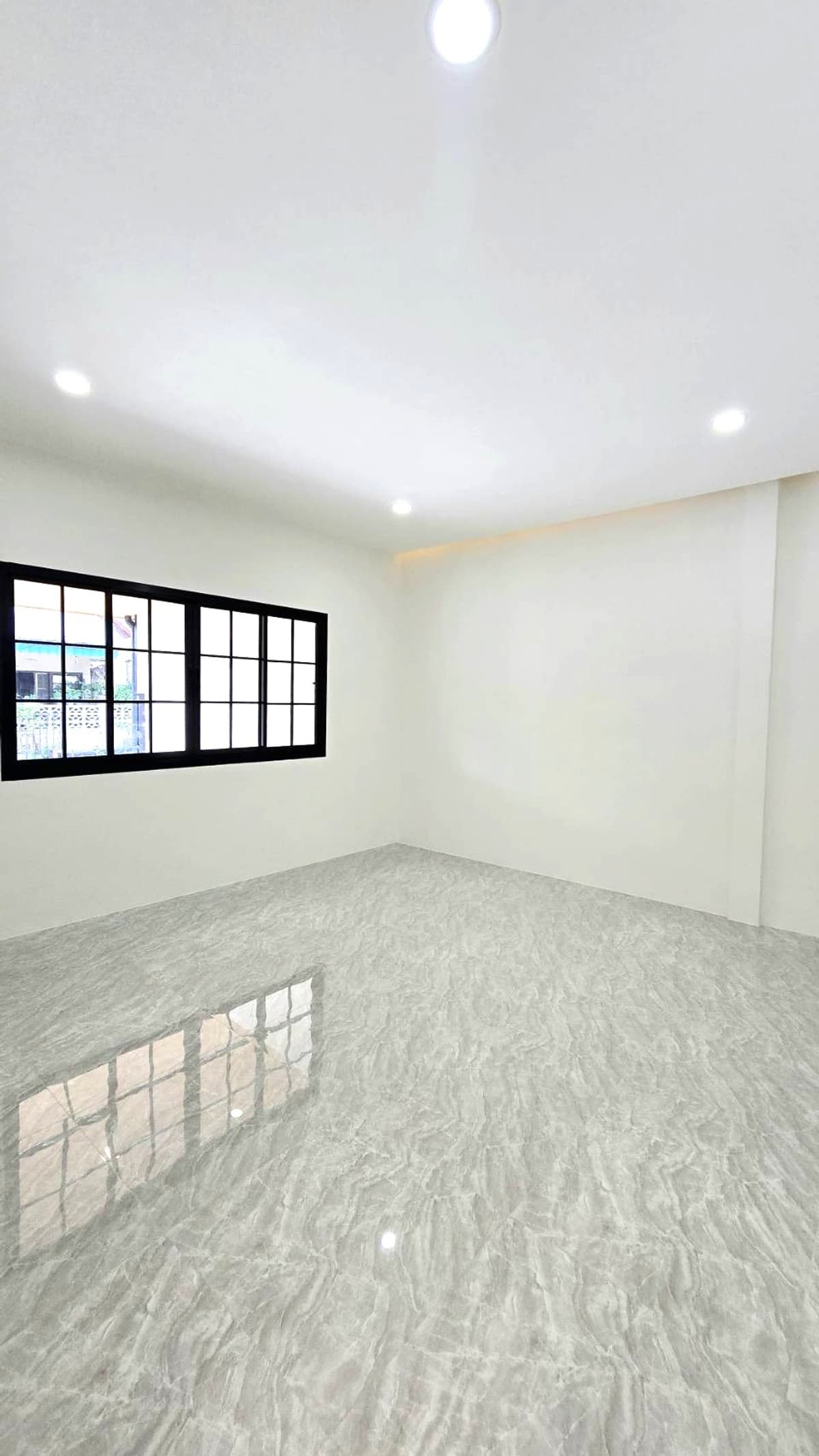 Reservation missed. Newly renovated house. Very beautiful. Just bring your bags and move in. Thinwut Village 3, Khwang Road, Wichit-Chalong - image 4
