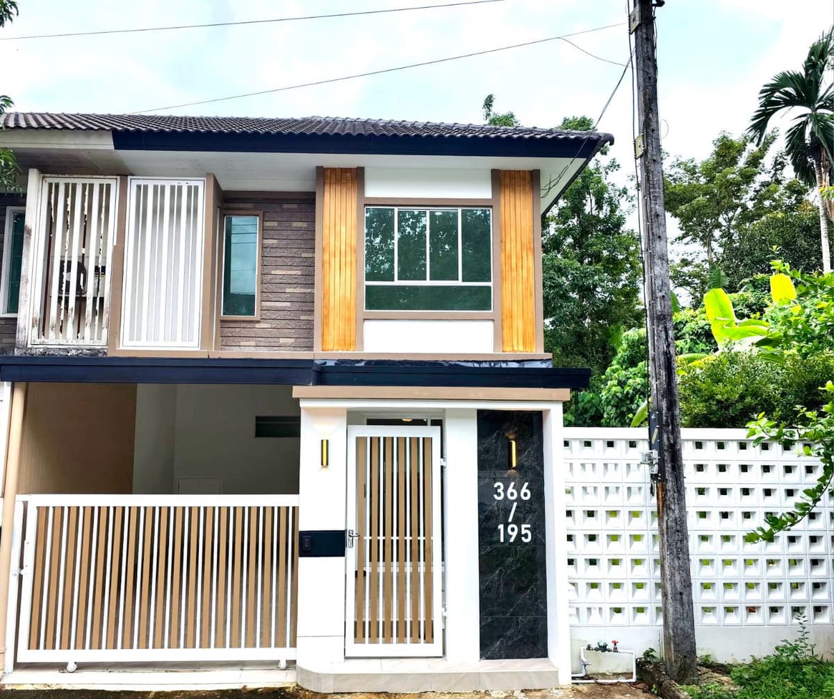 Townhouse, corner plot, hundreds of thousands left over, Pruksa Ville Village Thalang 58, Modern US, Bo Kruat, Phuket.