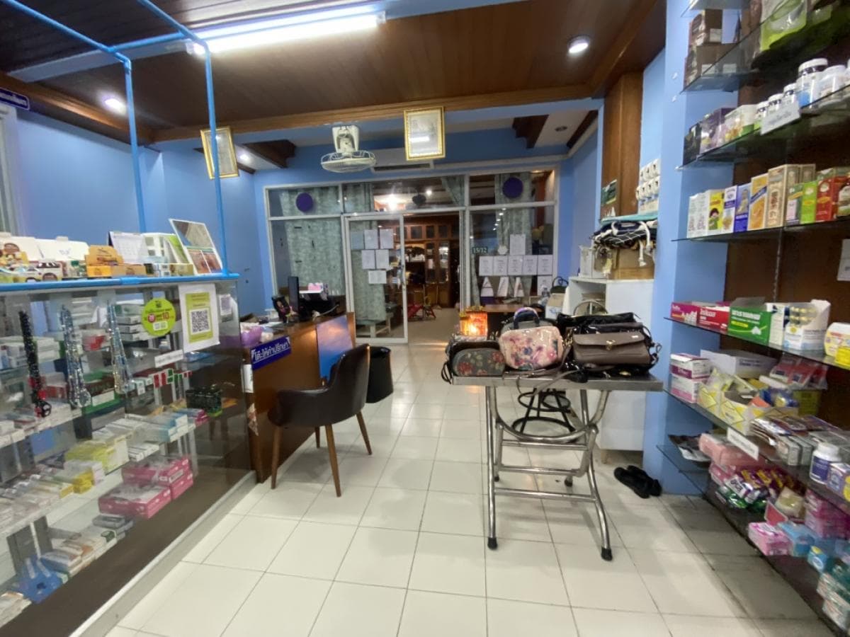 For sale with tenant (drugstore)! 03/2027 Commercial building, prime location, next to Wichit Songkhram Road, Phuket, near the entrance to Kathu University, suitable for an office, trading, clinic, restaurant (owner selling himself) - image 6