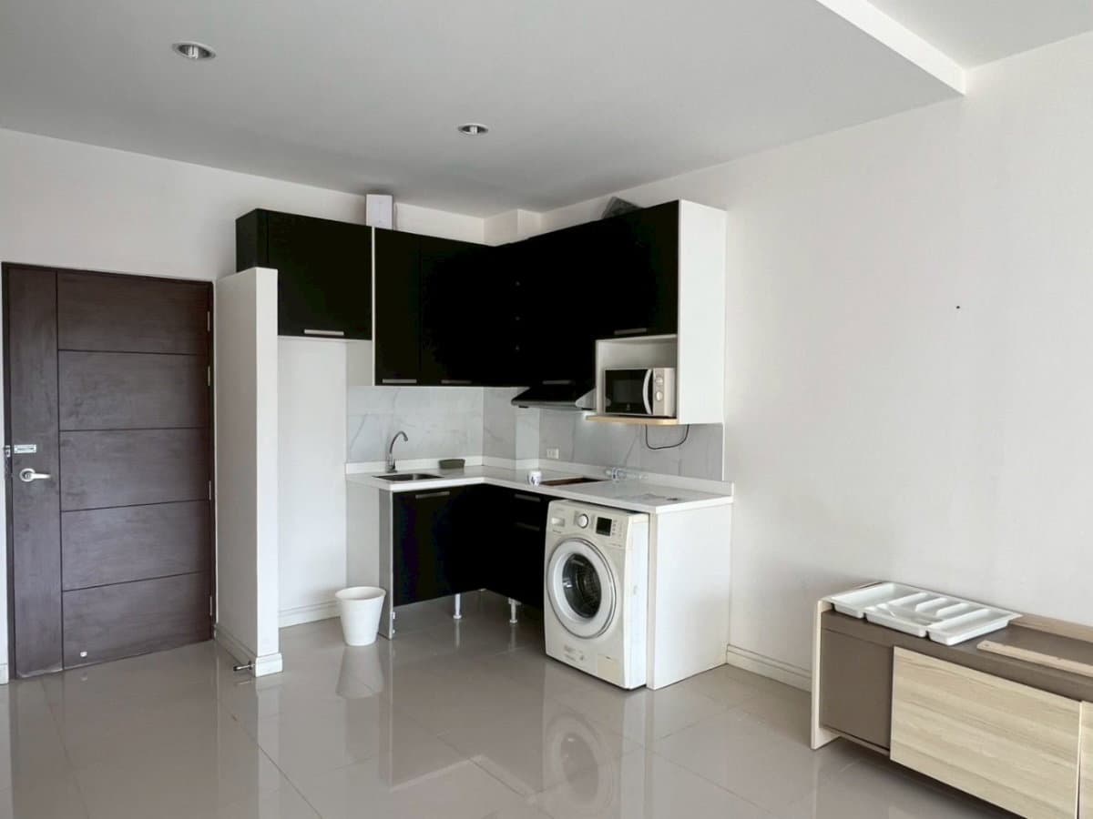 Chic Condominium For Sell WR-03155 - image 5