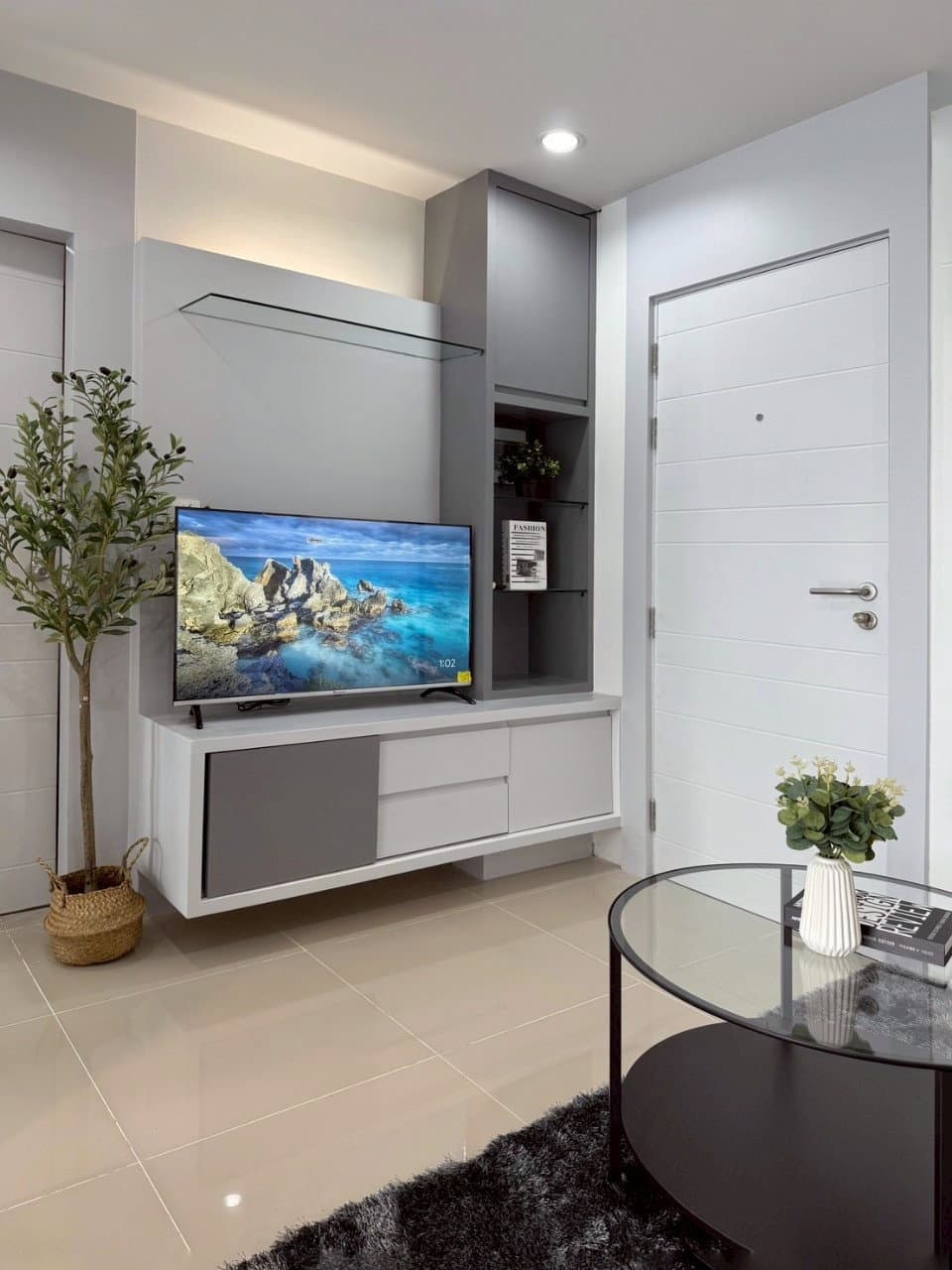 The Scene Condo For Sell WR-03579 - image 2