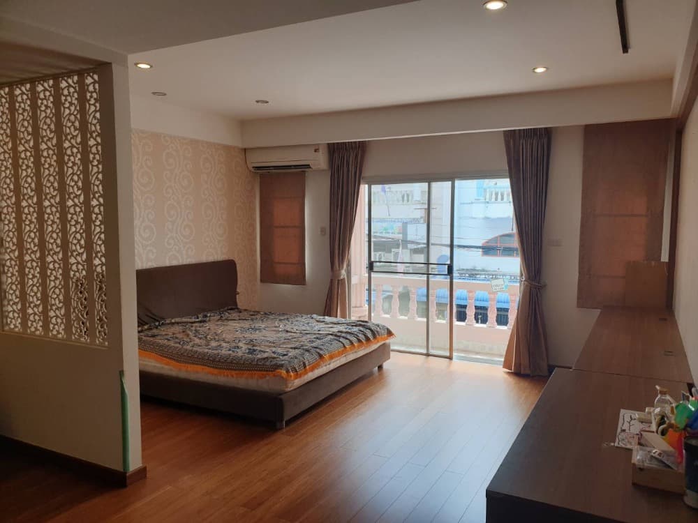 Commercial building, 2 rooms, near Khao Rang intersection. Phuket city center - image 2
