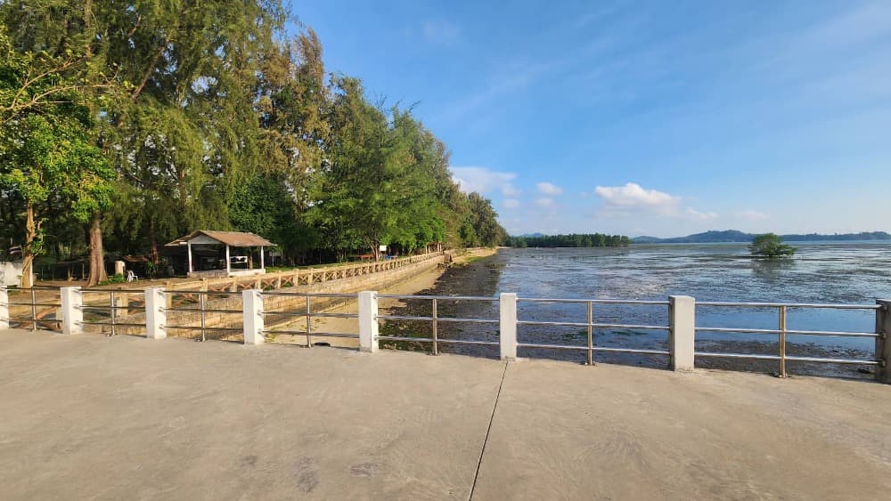 Land for sale next to the sea, Tha La Beach, Pa Khlok, Phuket, 33 rai, land title deed. - image 2