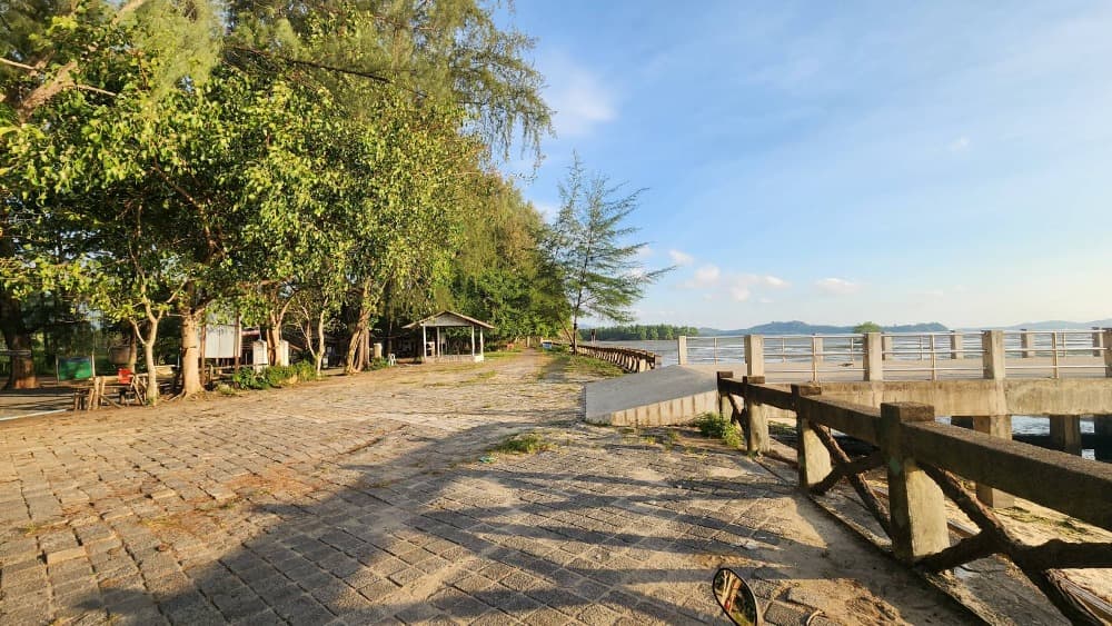Land for sale next to the sea, Tha La Beach, Pa Khlok, Phuket, 33 rai, land title deed. - image 3