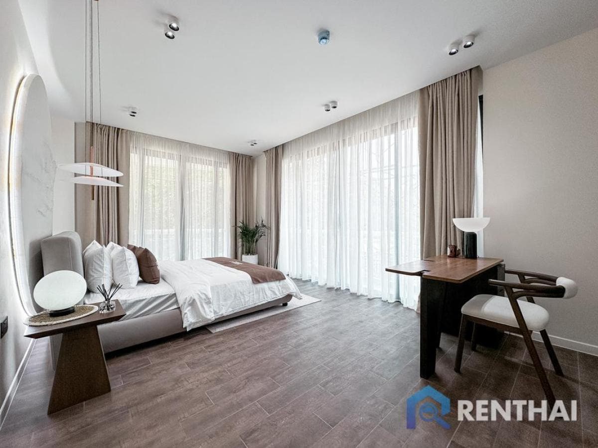Sunny Moon Studio 1bed in Phuket: Fully Furnished + Pool, Gym & Parking