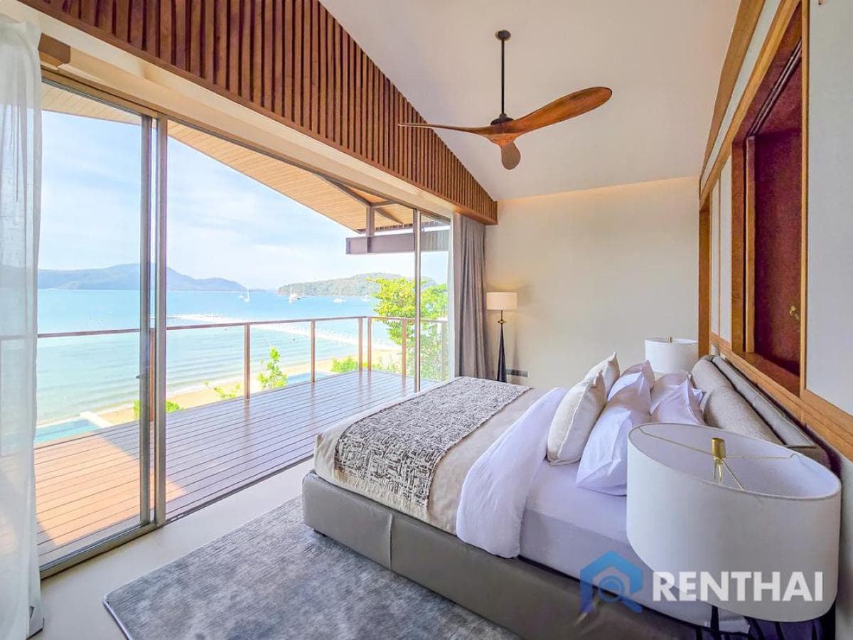 Luxury Beachfront Villa in Phuket