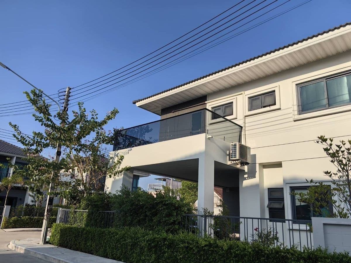 Large single house for sale Beautiful dress