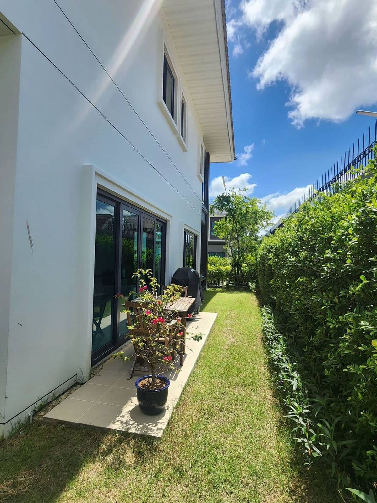 Large single house for sale Beautiful dress - image 4