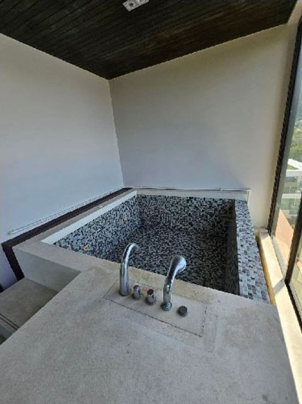 Condo next to Patong, Phuket, the pagoda price! The Pretty At Bay Cliff, corner, sea view, mountains, swimming pools in the room, decorated with well -built -in furniture. - image 3