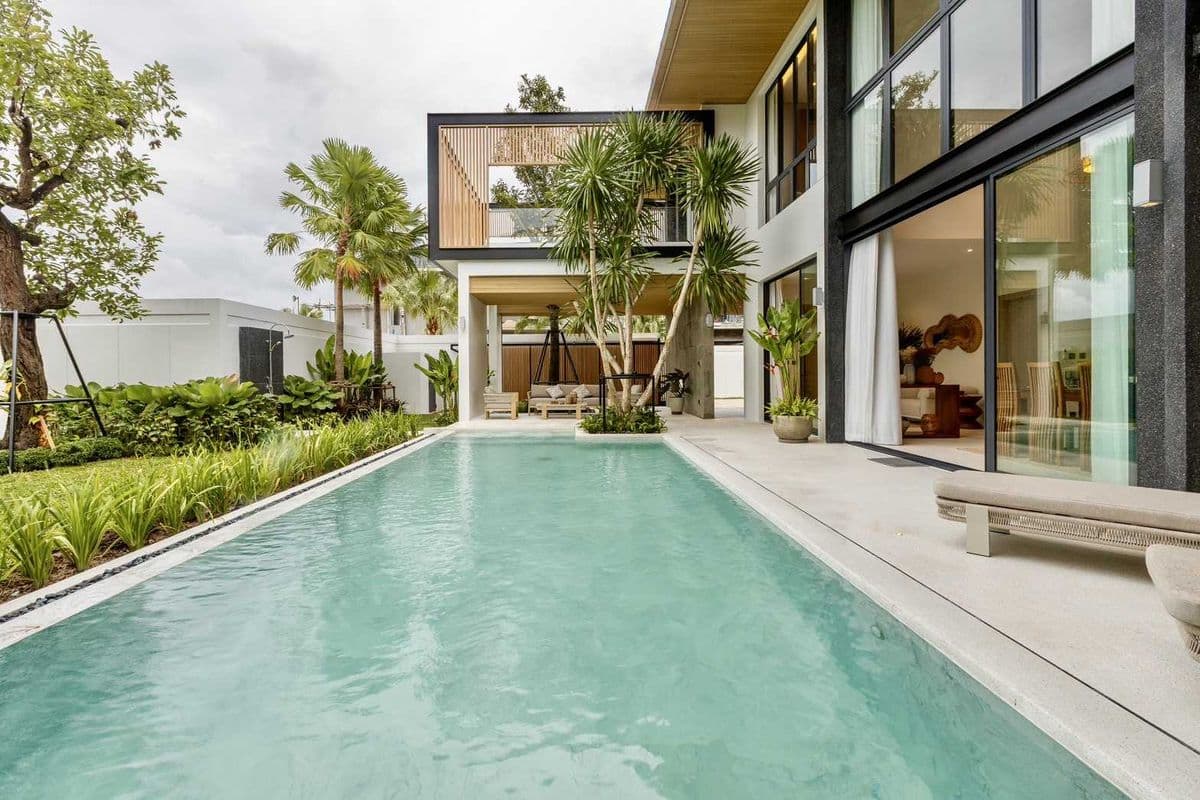 Luxury Pool Villa for Sale in Chalong Bay 588 sq.m. Near Phuket Paradise - image 3