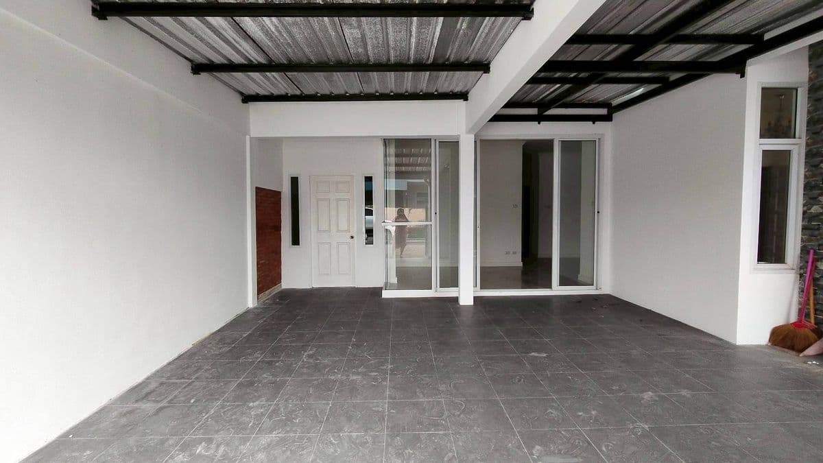 JK2 6358789: Supicha Island - image 5