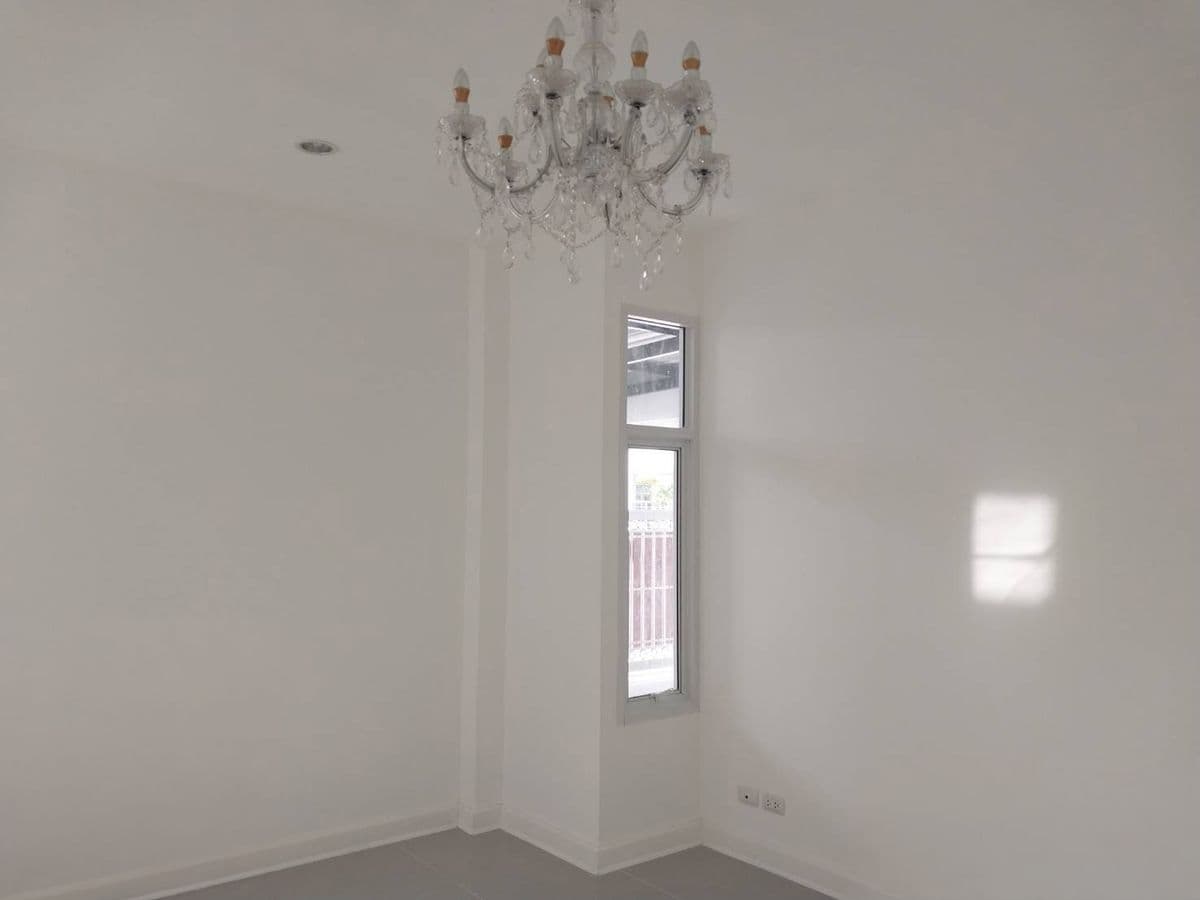 JK2 6358789: Supicha Island - image 8