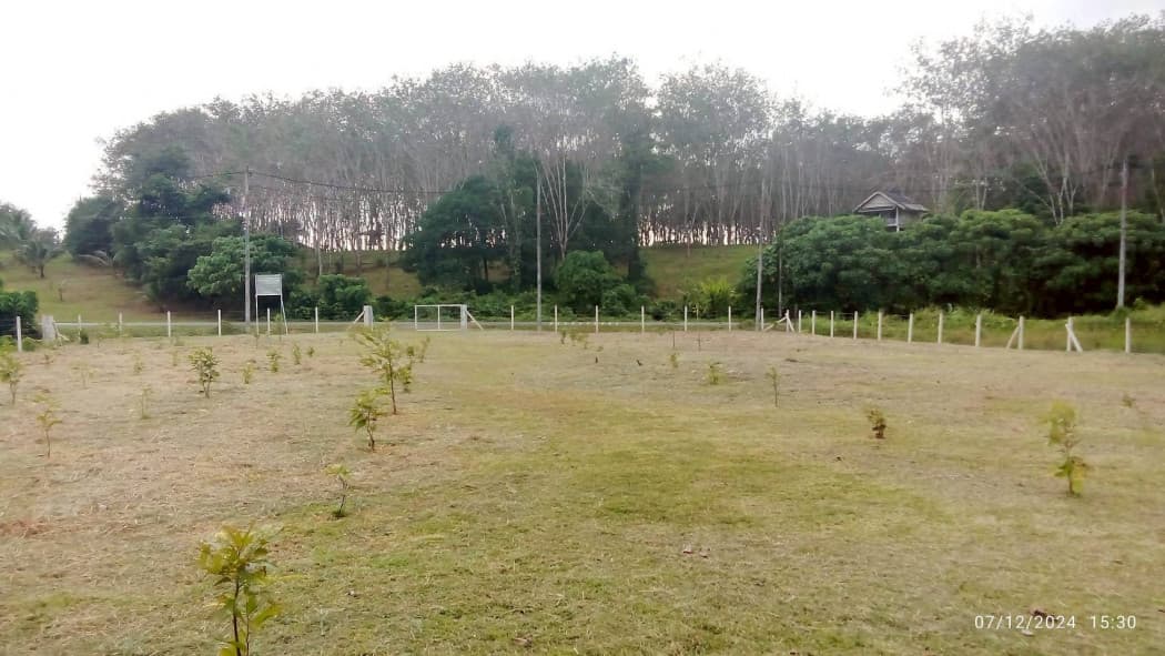 Land for sale in Phuket, 1-3-63.2 rai, located on Road No. 6014, near Ban Khuan School and Lotus Thalang. - image 4