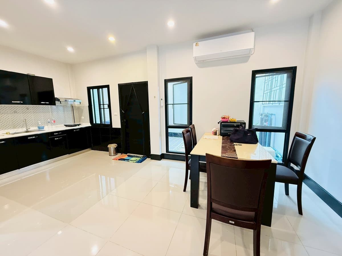 For Sell - Rent π‘ Luxury Sino-Portuguese Style Home in the Heart of Phuket City Equipped with a Smart Gate System controllable via smartphone, - image 5