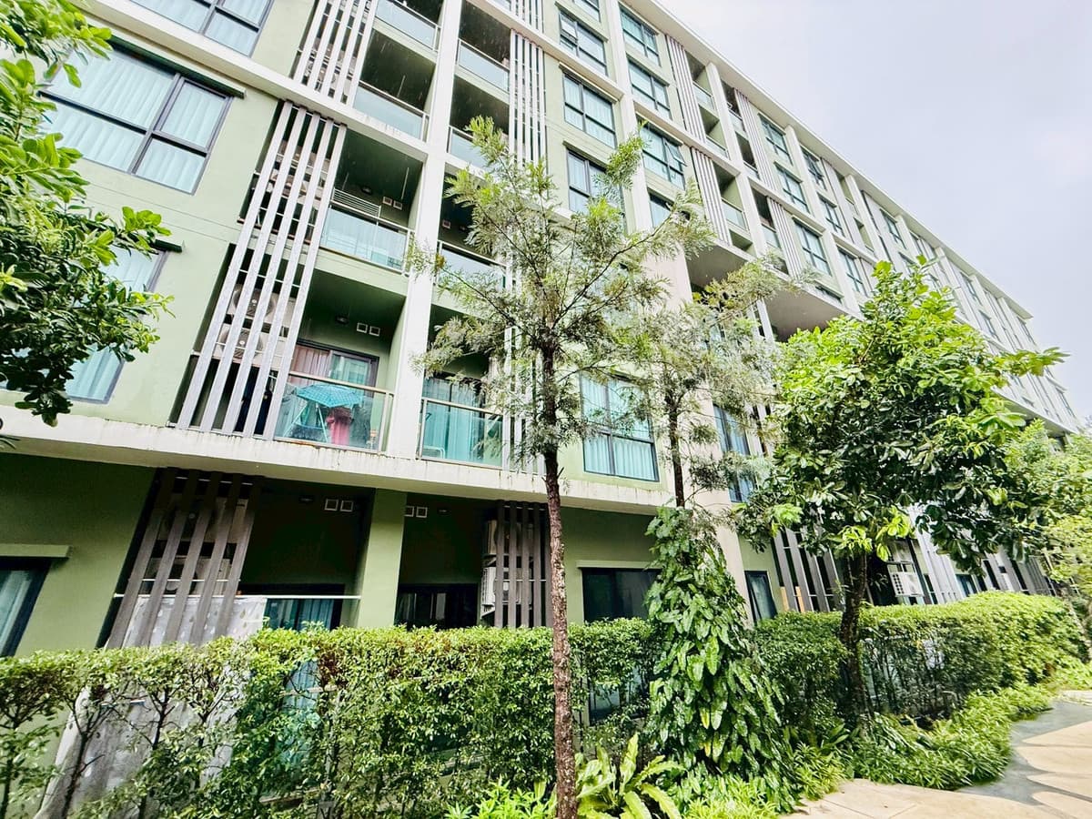 🏙✨ THE SPACE CONDOMINIUM – PHUKET TOWN Start your Phuket city lifestyle with comfort and style. A rare find in the heart of Phuket Town—close to shopping malls, hospitals, and international schools.
