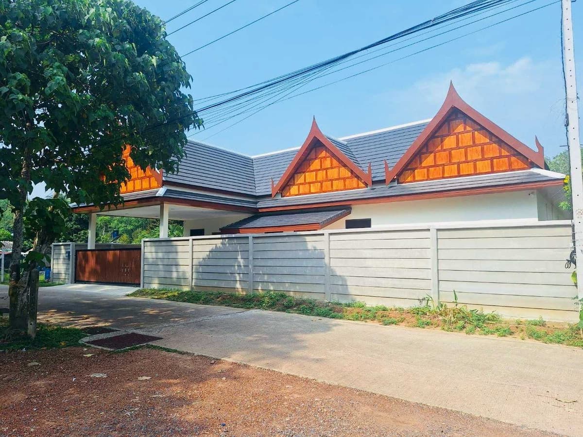 Luxury Pool Villa for Sale: 400 sqm, Near Phuket International Airport - image 2