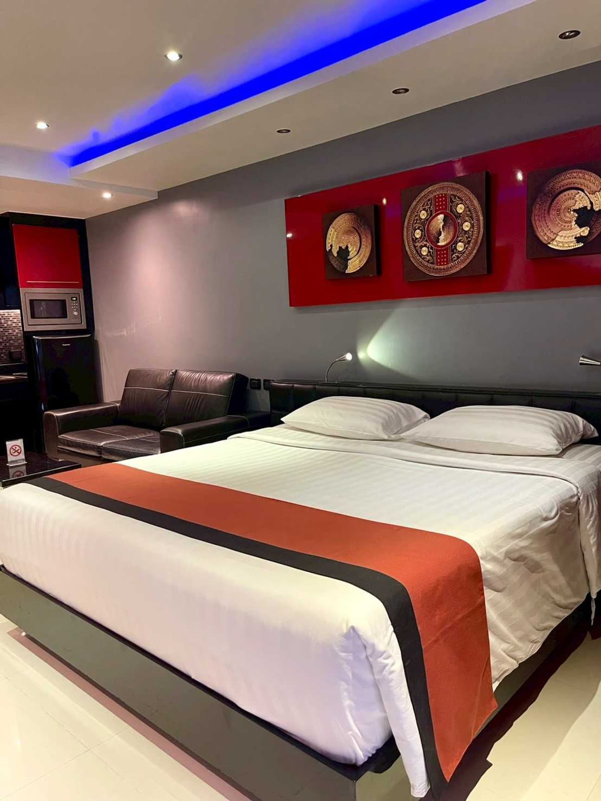 Condo for Sale: Absolute Bangla Suites, Patong 32.93 sqm - image 5