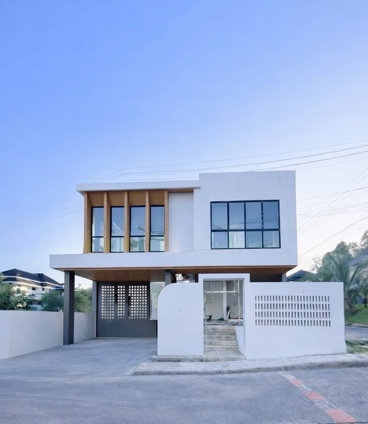 Newly built pool villa for sale In the heart of Phuket city‼️ Convenient transportation, will be completed this March.