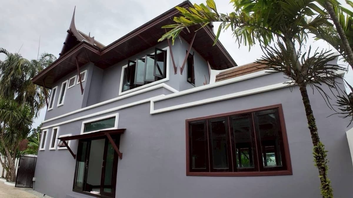 House for sale in Chalong area, near Robinson, international schools and the pier. - image 2