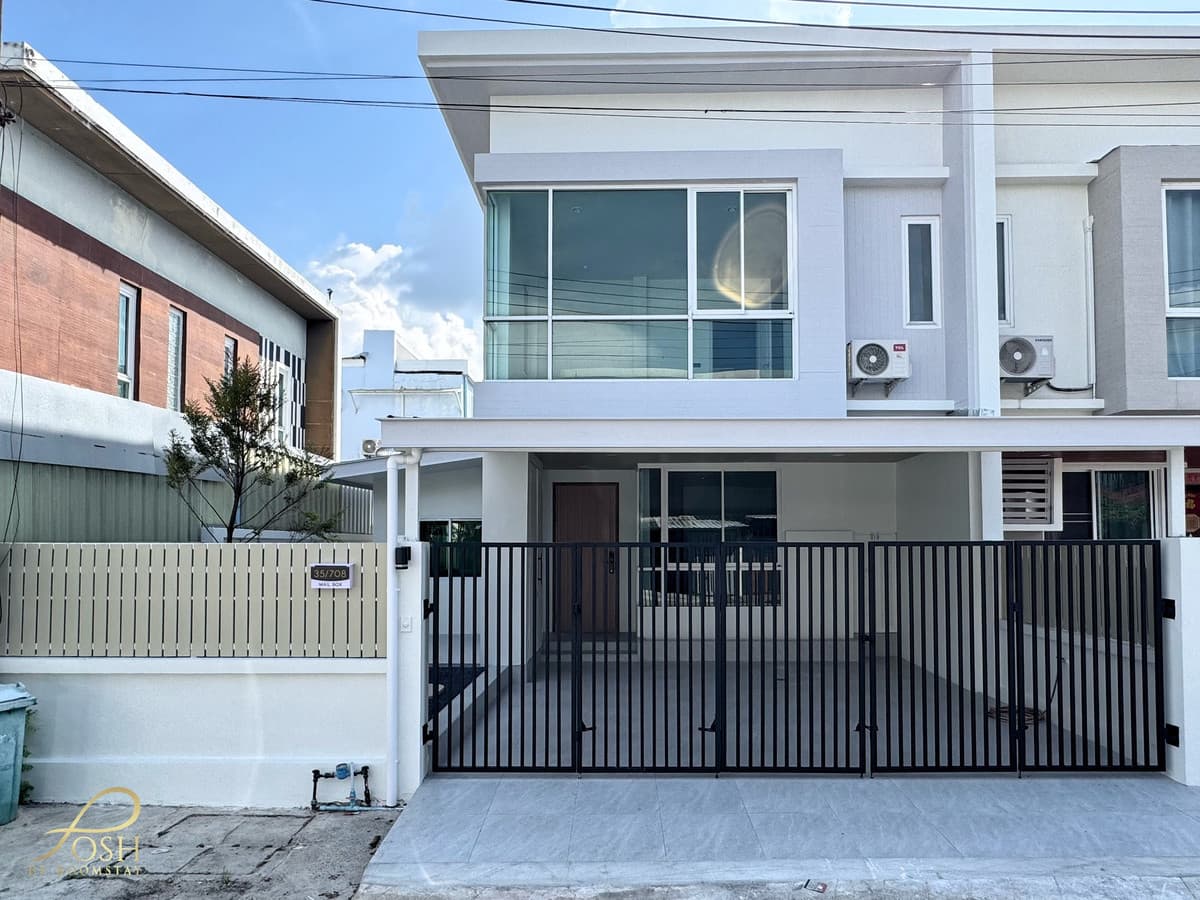 Chaofa Garden Home 3 (Koh Kaew) 2-story semi-detached house. Renovated and expanded the whole house. With an airy atmosphere Comes with a garden corner in front of the house