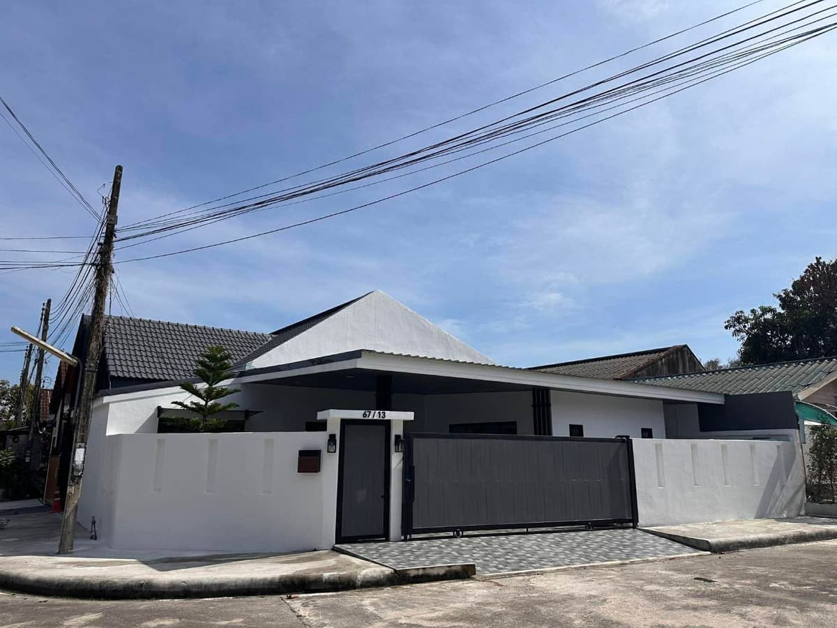 Selling very cheap!! One-story corner house, newly renovated, Wongsiri Village, prime location, Mueang District, Phuket Province, just 3 minutes to Robinson Chalong.