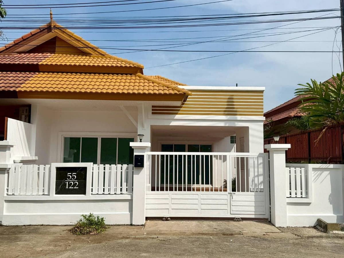 This price is no longer available!! One-story house The front of the house does not hit anyone, next to the main road, Thalang District, Phuket Province, near Robinson Lotus.