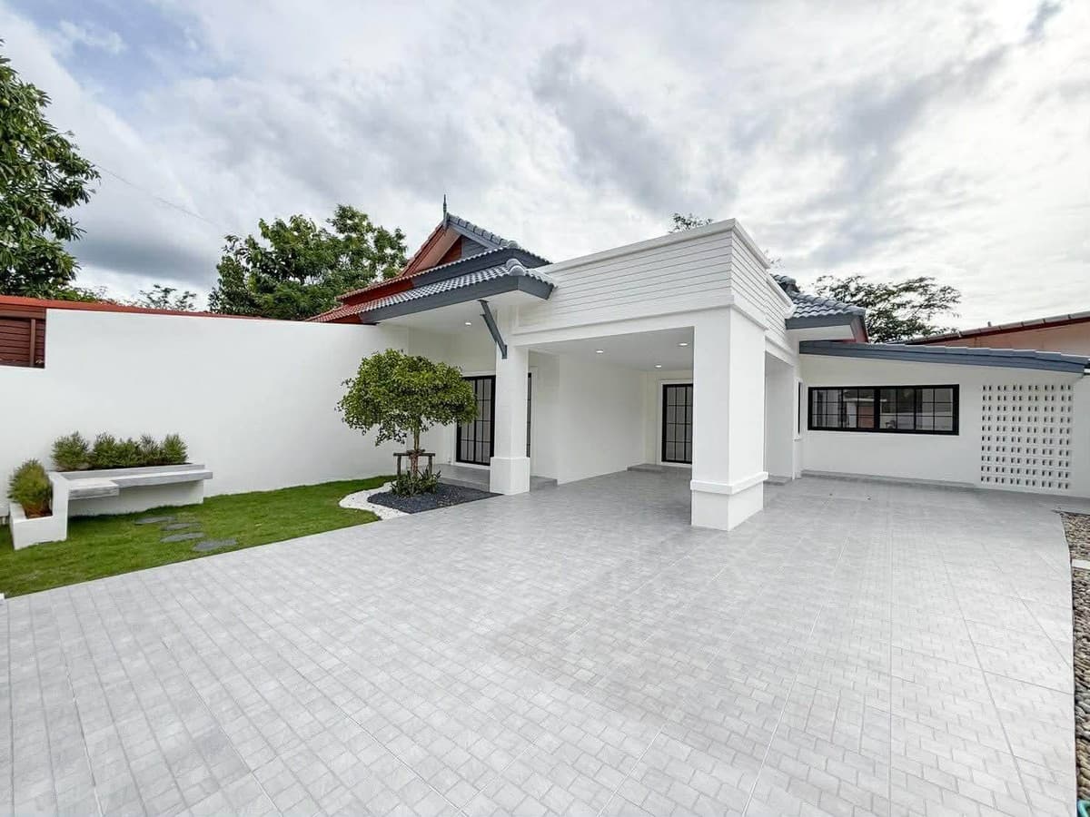 Best value in this area!! One-story house, newly renovated, Somboonsap Village Village, very good location, Thalang District, Phuket Province, near Robinson Lotus.