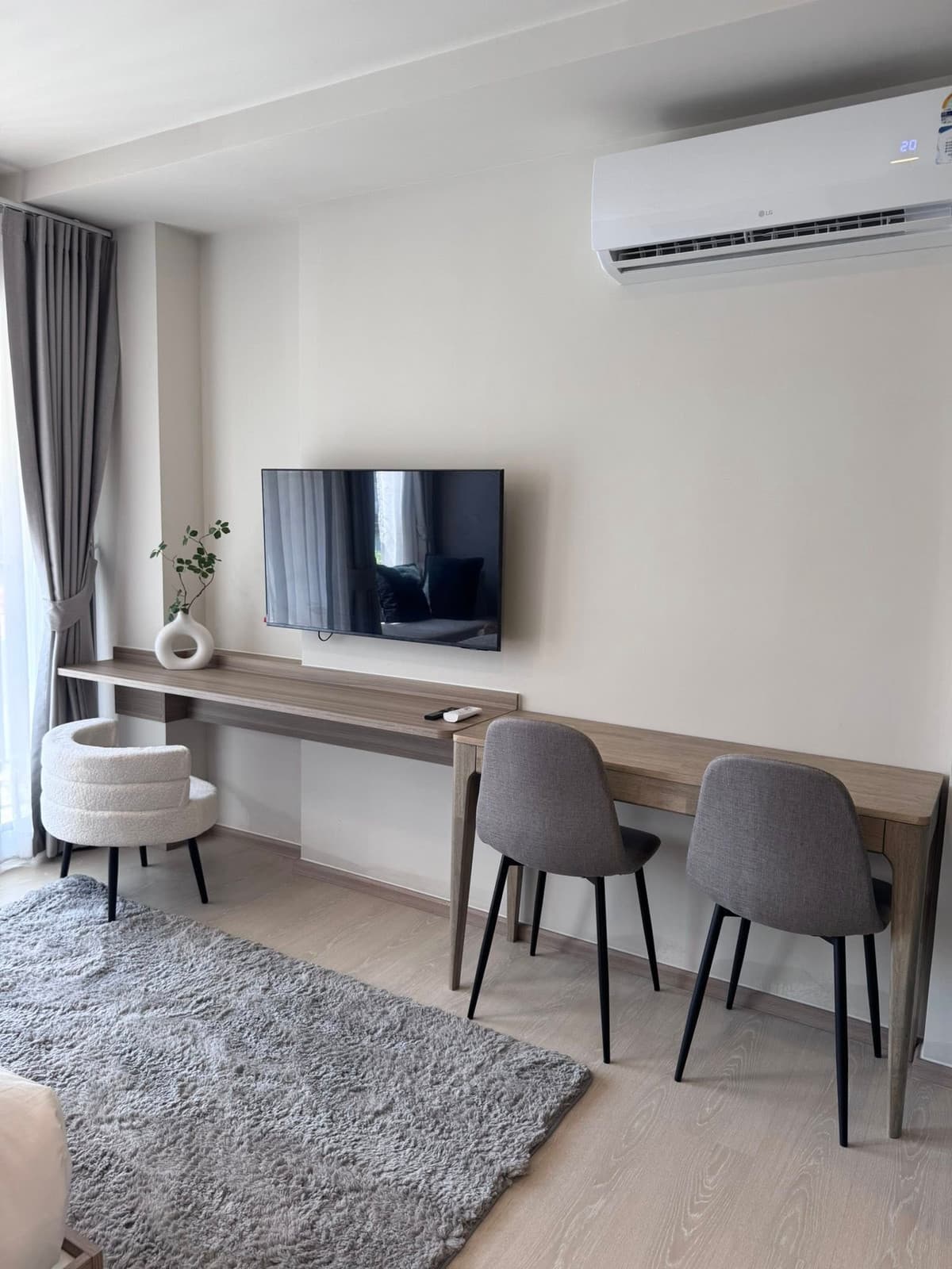 Best value in the project ‼️ For rent 🔥 The Base Rise Phuket, next to the BTS, beautiful room, large room, good location, fully furnished + has a washing machine 📍 Ready to move in (responds to chats and answers calls very quickly)