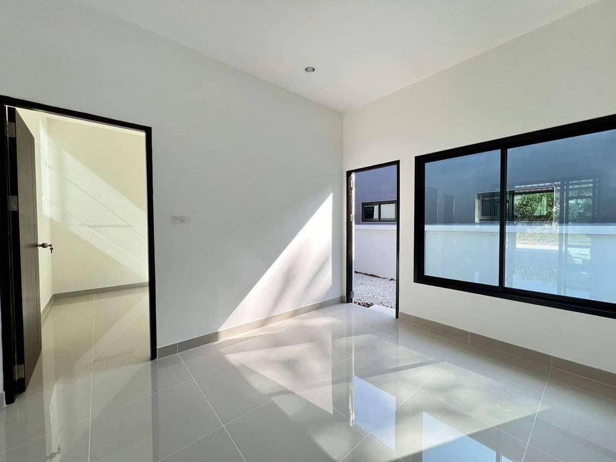 Buy and get hundreds of thousands of baht to decorate your home!! One-story townhome, newly built, prime location, Mai Khao zone, Dan Yid, Thalang District, Phuket Province. - image 5