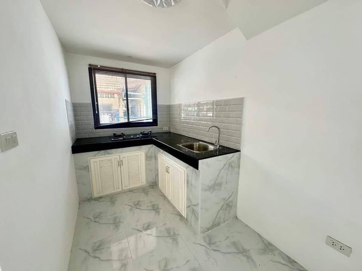 Buy and get hundreds of thousands of baht to decorate your home!! One-story townhome, newly built, prime location, Mai Khao zone, Dan Yid, Thalang District, Phuket Province. - image 7