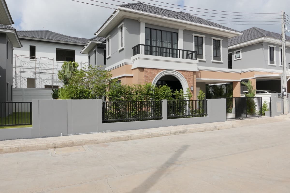 tropical garden villa for rent and for sale in phuket