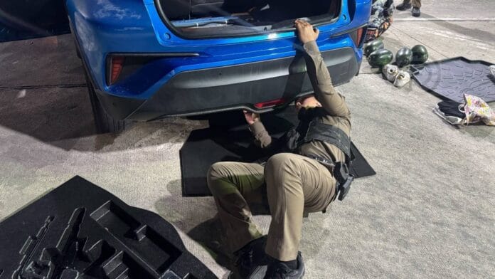 Suspect Arrested at Phuket Checkpoint For Smuggling Nearly