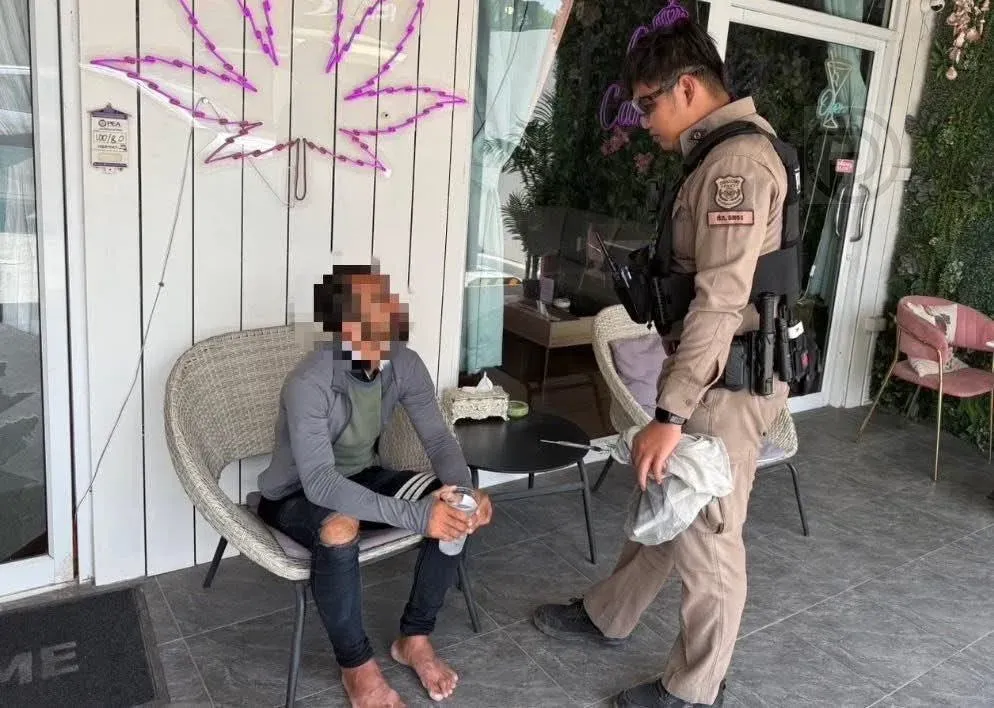 Armed Man With Blades Detained After Disturbances in Rawai’s | Phuket