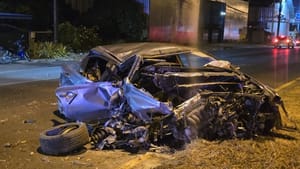 Speeding sedan slams into tree in Thalang