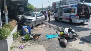 Egyptian driver veers across lane, hits three teens in Phuket