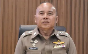 Phuket पुलिस का स्कूल खुलने के दौरान ट्रैफिक और खतरनाक U-turns पर फोकस