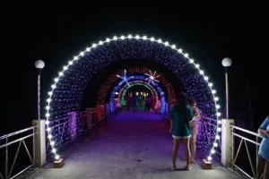 Laem Sai Festival in Thalang zieht Menschenmengen mit lokaler Küche und Flugzeugbeobachtung an