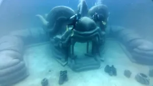 Sculptures sous-marines installées à Racha Yai
