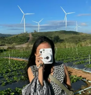 外国游客因在Phuket机场遗弃租赁摩托车遭批评