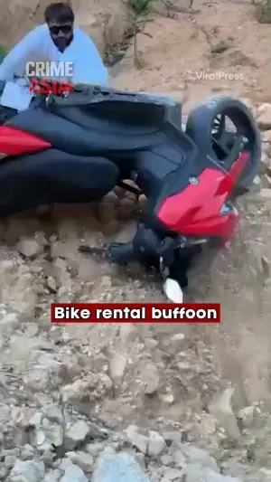 Tourist destroys rented Yamaha XMAX in Phuket stunt video