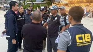 Police investigate Chinese tourists over parrotfish | Phuket