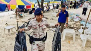 Répression contre les parasols et chaises à Patong Beach : 7 arrestations