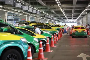 Taxis queue at Suvarnabhumi airport last month. SOMCHAI POOMLARD