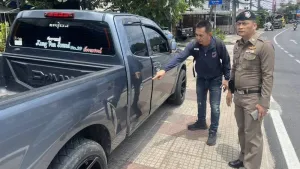 Schuss beschädigt geparkten Pickup vor Haus in Kathu