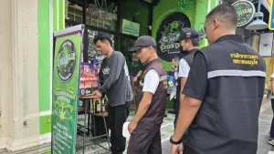 В Phuket Town начали кампанию против заблокированных тротуаров и захвата проезжей части