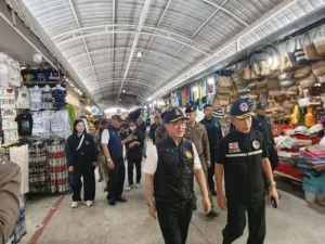 Phuket screens 2,000 foreign workers, finds 39 violations in island-wide crackdown